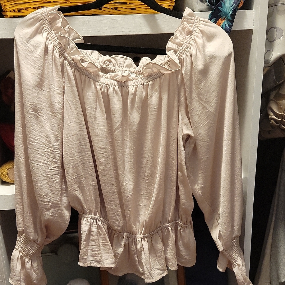 Chic Women's Blush Ruffle Blouse